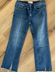 Free People Cropped Jeans/Babybella with raw hem